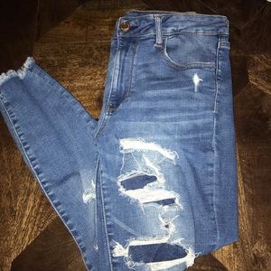 American Eagle distressed hi- rise jegging
